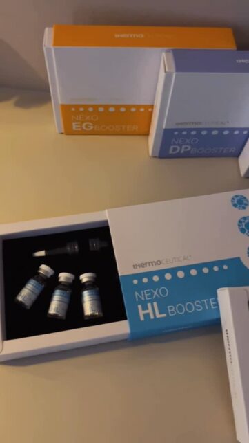 High-Tech für deine Haut – aber natürlich. ✨

Mit tHermoCEUTICAL®️ NEXO bringen wir Hautpflege auf ein komplett neues Level.

NEXOSOME - pflanzliche Botenstoffe, die genau da wirken, wo deine Haut sie braucht.
Sie transportieren Wirkstoffe tief in die Haut, unterstützen die Regeneration und sorgen für einen sichtbar gesunden Glow.

In Kombination mit unserem NANONEEDLING „The Time- Machine“ werden die Wirkstoffe noch effektiver in die Haut eingearbeitet – für maximale Ergebnisse, ganz ohne Ausfallzeit.

Was du davon hast?
✨ intensive Feuchtigkeit
✨ sofortige Beruhigung
✨ stärkere, widerstandsfähige Haut
✨ ein glatteres, frisches Hautbild

Und das Beste:
vegan, hochrein & besonders verträglich – perfekt auch für sensible Haut.

Das ist keine klassische Pflege mehr – das ist Hauttechnologie.

Wenn du deiner Haut nicht nur Pflege, sondern echte Transformation geben willst → das ist dein Treatment.

👉🏽 Schreib uns für mehr Infos oder buche dir direkt deinen Termin.