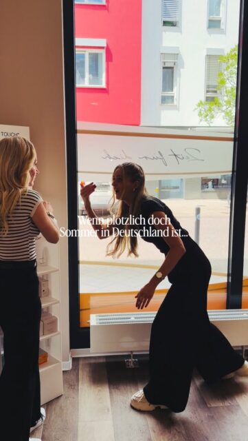 Die Sonne ist endlich da. 🌞

Also macht’s wie wir:
✔️ SPF drauf.
✔️ Vitamin D tanken.
✔️ Haut später nicht bereuen. 🤍

Welches Team bist du?

📌 Kleiner Reminder: Am Donnerstag zeigen wir dir im Carousel, welche SPF-Mythen sich hartnäckig halten – und worauf es beim Sonnenschutz wirklich ankommt. Speichern lohnt sich! 😉