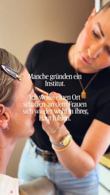 Manchmal werden wir gefragt, was eigentlich die Idee hinter NEW FACES war. 

Die Antwort ist ziemlich einfach:
Ich wollte nie einfach nur irgendein Kosmetikinstitut eröffnen. 
Ich wollte einen Ort schaffen, an dem Frauen sich gesehen, verstanden und wohl in ihrer Haut fühlen. 🫂

Hi, ich heiße Anne und das ist mein gelebter Traum.
Heute ist dieser Gedanke viel größer geworden, als ihn eine Person allein tragen könnte. 🤍 

Jede einzelne von uns bringt ihre eigene Persönlichkeit, ihr Wissen und ihre Leidenschaft mit - und genau dadurch wird aus einer Vision jeden Tag gelebte Realität. 

Ohne mich gäbe es NEW FACES vielleicht nicht. Ohne jede einzelne wäre NEW FACES aber niemals das, was es heute ist.  Und genau darauf sind wir unglaublich stolz. ✨